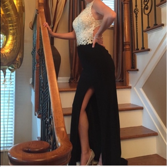 FANTASTIC PRICE!! Camille La Vie Boutique New Formal Dress - Picture 9 of 9